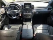 ✅ 2017 Mercedes-Benz GLS 63 AMG • VIN: 4JGDF7FEXHA806747 • Lot: 81459475. Wystawiony na Copart z przebiegiem 132 930 mil. Bezpłatny archiwum sprzedaży aukcyjnych z USA i szczegółowy raport historii pojazdu na DreamBid. Zdjęcie 8.