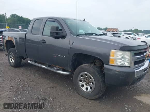 ✅ 2011 Chevrolet Silverado 1500 LS • VIN: 1GCRKREA7BZ333124 • Lot: 42806626. Wystawiony na IAAI z przebiegiem 144 058 mil mil. Skorzystaj z bezpłatnego archiwum sprzedaży aukcyjnych z USA i zobacz szczegółowy raport historii pojazdu na DreamBid. Zdjęcie 1.