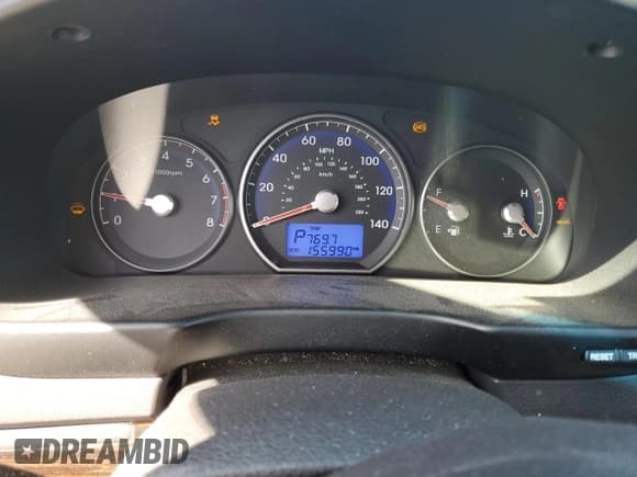 ✅ 2010 Hyundai Santa Fe GLS • VIN: 5NMSG3AB1AH381896 • Lot: 49080783. Listed on Copart with 155,990 mi. Free auction sales archive from the USA and detailed vehicle history report at DreamBid. Image 9.