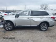 ✅ 2020 Mitsubishi Outlander SE • VIN: JA4AD3A37LZ032764 • Lot: 41849906. Listed on IAAI with Not provided. Free auction sales archive from the USA and detailed vehicle history report at DreamBid. Image 13.