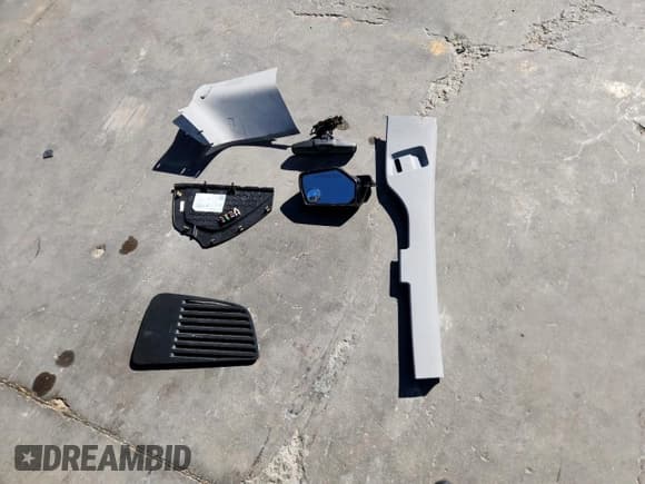 ✅ 2017 Chevrolet Tahoe Commercial • VIN: 1GNLCDEC3HR224070 • Лот: 90880285. Опубликован ранее на Copart с пробегом 52 211 миль. Бесплатный доступ к архиву аукционных продаж из США и подробный отчёт об истории автомобиля на DreamBid. Изображение 13.