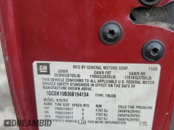 ✅ 2006 Chevrolet Silverado 1500 LT2 • VIN: 1GCEK19B36Z194134 • Лот: 55747775. Опубликован ранее на Copart с пробегом 203 836 миль. Бесплатный доступ к архиву аукционных продаж из США и подробный отчёт об истории автомобиля на DreamBid. Изображение 13.