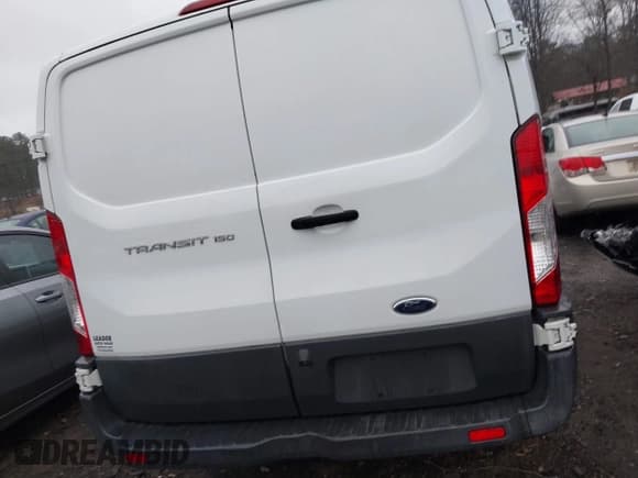 ✅ 2016 Ford Transit Cargo • VIN: 1FTYE1YM1GKA93045 • Lot: 41521031. Wystawiony na IAAI z przebiegiem 189 384 mil. Bezpłatny archiwum sprzedaży aukcyjnych z USA i szczegółowy raport historii pojazdu na DreamBid. Zdjęcie 17.