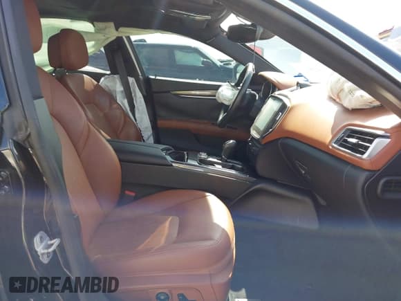 ✅ 2018 Maserati Ghibli • VIN: ZAM57XSA4J1304973 • Lot: 42354754. Listed on IAAI with 45,619 mi. Free auction sales archive from the USA and detailed vehicle history report at DreamBid. Image 5.