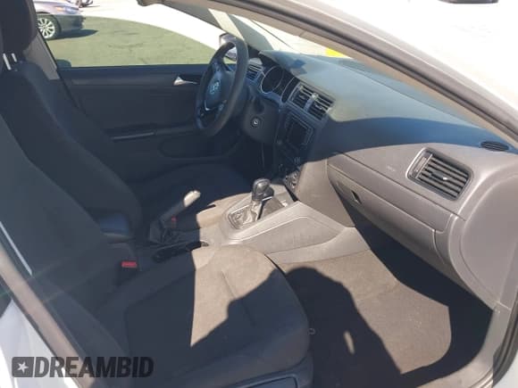 ✅ 2016 Volkswagen Jetta S • VIN: 3VW267AJ0GM270132 • Lot: 43503325. Wystawiony na IAAI z przebiegiem 138 761 mil. Bezpłatny archiwum sprzedaży aukcyjnych z USA i szczegółowy raport historii pojazdu na DreamBid. Zdjęcie 5.