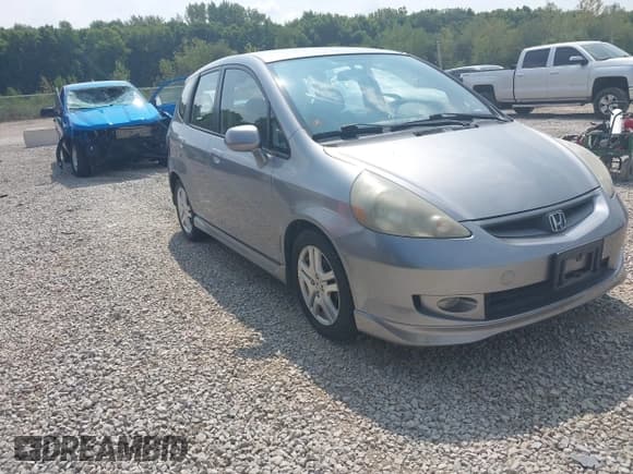 ✅ 2007 Honda Fit Sport • VIN: JHMGD37647S063128 • Lot: 43015607. Listed on IAAI with 144,781 mi. Free auction sales archive from the USA and detailed vehicle history report at DreamBid. Image 1.