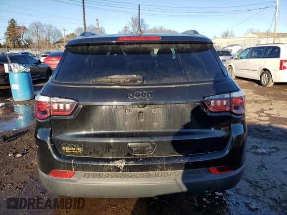 ✅ 2019 Jeep Compass Altitude • VIN: 3C4NJDBB0KT827978 • Lot: 43563385. Wystawiony na Copart z przebiegiem 32 733 mil. Bezpłatny archiwum sprzedaży aukcyjnych z USA i szczegółowy raport historii pojazdu na DreamBid. Zdjęcie 6.