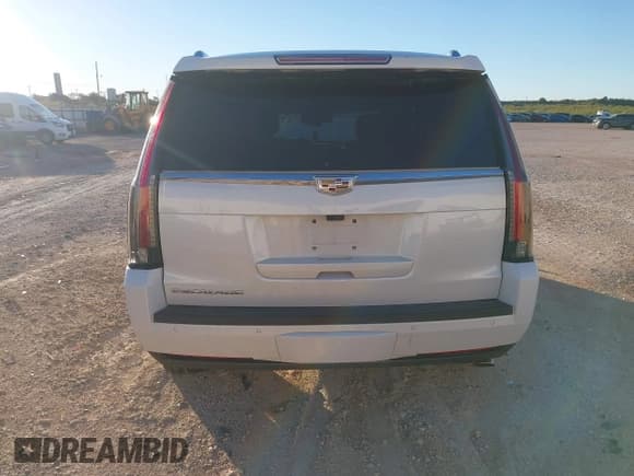 ✅ 2020 Cadillac Escalade Platinum • VIN: 1GYS4DKJ1LR119759 • Лот: 43529960. Опубликован ранее на IAAI с пробегом Не указан. Бесплатный доступ к архиву аукционных продаж из США и подробный отчёт об истории автомобиля на DreamBid. Изображение 17.