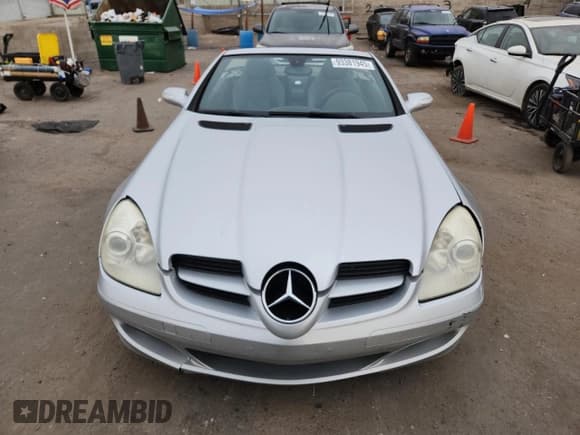 ✅ 2005 Mercedes-Benz SLK 230/320 • VIN: WDBWK56F15F056187 • Lot: 93381945. Wystawiony na Copart z przebiegiem 96 942 mil. Bezpłatny archiwum sprzedaży aukcyjnych z USA i szczegółowy raport historii pojazdu na DreamBid. Zdjęcie 5.
