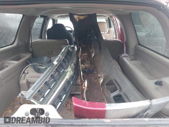 ✅ 2004 Chevrolet Suburban LT • VIN: 1GNFK16T14J167213 • Lot: 42445330. Listed on IAAI with 196,046 mi. Free auction sales archive from the USA and detailed vehicle history report at DreamBid. Image 15.