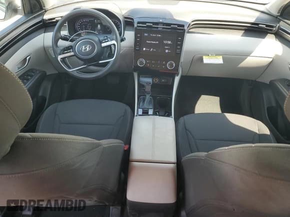 ✅ 2022 Hyundai Tucson SE • VIN: 5NMJACAE8NH033946 • Lot: 66390484. Wystawiony na Copart z przebiegiem 17 771 mil. Bezpłatny archiwum sprzedaży aukcyjnych z USA i szczegółowy raport historii pojazdu na DreamBid. Zdjęcie 8.