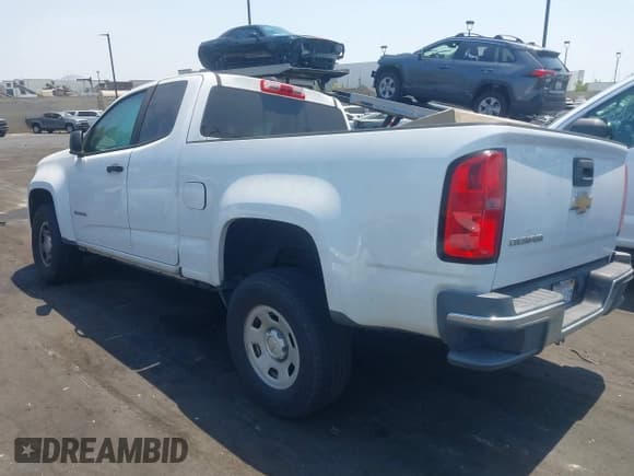 ✅ 2018 Chevrolet Colorado 2WD Work Truck • VIN: 1GCHSBEA6J1140043 • Lot: 42952974. Wystawiony na IAAI z przebiegiem 131 712 mil. Bezpłatny archiwum sprzedaży aukcyjnych z USA i szczegółowy raport historii pojazdu na DreamBid. Zdjęcie 3.