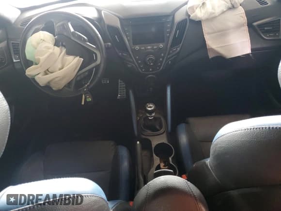 ✅ 2016 Hyundai Veloster Turbo Rally Edition • VIN: KMHTC6AE8GU262252 • Lot: 76103633. Wystawiony na Copart z przebiegiem Nie podano. Bezpłatny archiwum sprzedaży aukcyjnych z USA i szczegółowy raport historii pojazdu na DreamBid. Zdjęcie 8.