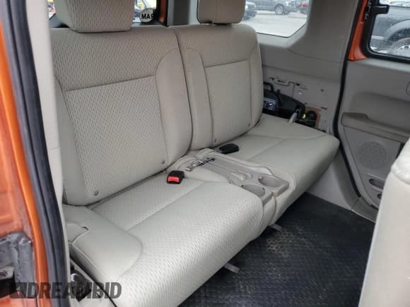 ✅ 2011 Honda Element EX • VIN: 5J6YH1H77BL000303 • Лот: 85282345. Опубликован ранее на Copart с пробегом 156 048 миль. Бесплатный доступ к архиву аукционных продаж из США и подробный отчёт об истории автомобиля на DreamBid. Изображение 11.