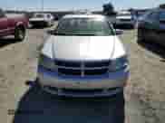 2010 Dodge Avenger R/T z VIN 1B3CC5FB1AN210851, wystawiony jako Copart lot #74276294 z przebiegiem 109 608 mil mil oraz Czysty tytuł • Clean title. Historia ofert i sprzedaży dostępna na DreamBid. Obrazek 5.