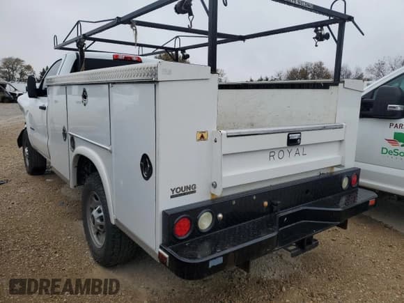 ✅ 2017 Chevrolet Silverado 2500HD Work Truck • VIN: 1GB0CUEG6HZ185168 • Лот: 79904334. Опубликован ранее на Copart с пробегом 164 334 миль. Бесплатный доступ к архиву аукционных продаж из США и подробный отчёт об истории автомобиля на DreamBid. Изображение 2.