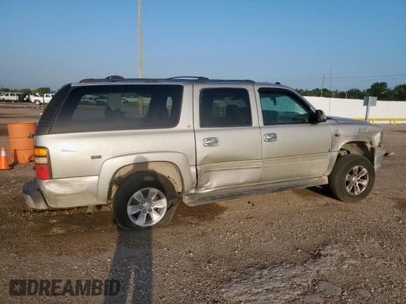 ✅ 2005 Chevrolet Suburban LT • VIN: 3GNEC16Z65G120906 • Лот: 66676775. Опубликован ранее на Copart с пробегом 197 894 миль. Бесплатный доступ к архиву аукционных продаж из США и подробный отчёт об истории автомобиля на DreamBid. Изображение 3.