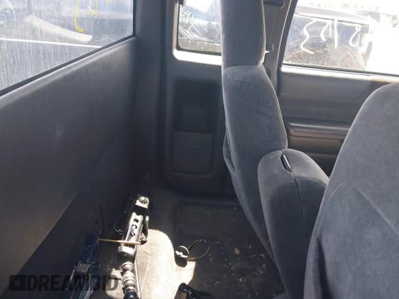 ✅ 2001 Chevrolet S-10 LS • VIN: 1GCDT19W718244852 • Лот: 41915153. Опубликован ранее на IAAI с пробегом 149 150 миль. Бесплатный доступ к архиву аукционных продаж из США и подробный отчёт об истории автомобиля на DreamBid. Изображение 8.