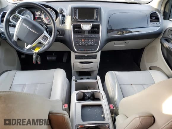 ✅ 2013 Chrysler Town & Country Touring L • VIN: 2C4RC1CG7DR659895 • Lot: 92817865. Listed on Copart with 118,664 mi. Free auction sales archive from the USA and detailed vehicle history report at DreamBid. Image 8.