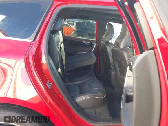 ✅ 2014 Volvo XC60 R-Design Premier Plus • VIN: YV4902DZ0E2530103 • Lot: 43441577. Listed on IAAI with Not provided. Free auction sales archive from the USA and detailed vehicle history report at DreamBid. Image 8.