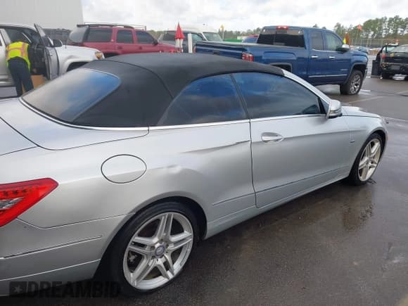 ✅ 2012 Mercedes-Benz E 350 • VIN: WDDKK5KF2CF177819 • Lot: 43413203. Wystawiony na IAAI z przebiegiem 176 080 mil. Bezpłatny archiwum sprzedaży aukcyjnych z USA i szczegółowy raport historii pojazdu na DreamBid. Zdjęcie 6.