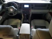 ✅ 2006 Jeep Commander Limited • VIN: 1J8HG58266C366868 • Lot: 90660845. Wystawiony na Copart z przebiegiem 181 471 mil. Bezpłatny archiwum sprzedaży aukcyjnych z USA i szczegółowy raport historii pojazdu na DreamBid. Zdjęcie 8.