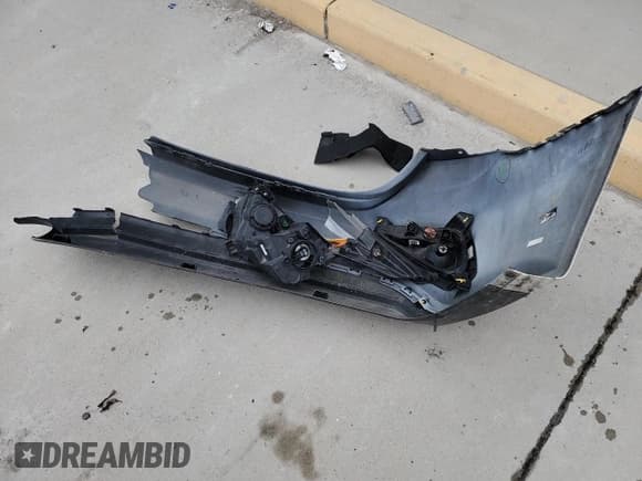 ✅ 2019 Kia Forte LXS • VIN: 3KPF24AD1KE072428 • Лот: 57261645. Опубликован ранее на Copart с пробегом 118 153 миль. Бесплатный доступ к архиву аукционных продаж из США и подробный отчёт об истории автомобиля на DreamBid. Изображение 12.