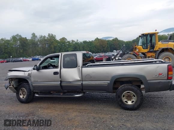 ✅ 2000 Chevrolet Silverado 2500 LS • VIN: 1GCGK29U0YE159139 • Lot: 43324253. Wystawiony na IAAI z przebiegiem 173 646 mil. Bezpłatny archiwum sprzedaży aukcyjnych z USA i szczegółowy raport historii pojazdu na DreamBid. Zdjęcie 14.