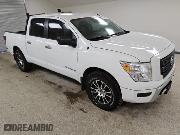 ✅ 2021 Nissan Titan SV • VIN: 1N6AA1EC4MN513848 • Lot: 69156775. Wystawiony na Copart z przebiegiem 123 946 mil. Bezpłatny archiwum sprzedaży aukcyjnych z USA i szczegółowy raport historii pojazdu na DreamBid. Zdjęcie 4.