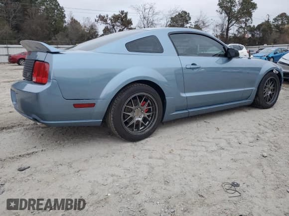 ✅ 2006 Ford Mustang GT Deluxe • VIN: 1ZVHT82H365178683 • Lot: 93030925. Wystawiony na Copart z przebiegiem 139 364 mil. Bezpłatny archiwum sprzedaży aukcyjnych z USA i szczegółowy raport historii pojazdu na DreamBid. Zdjęcie 3.