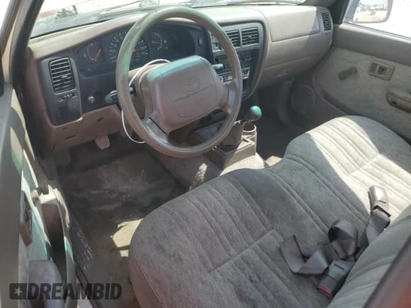 ✅ 1998 Toyota Tacoma • VIN: 4TANL42N2WZ032073 • Lot: 70777555. Wystawiony na Copart z przebiegiem 187 480 mil. Bezpłatny archiwum sprzedaży aukcyjnych z USA i szczegółowy raport historii pojazdu na DreamBid. Zdjęcie 8.