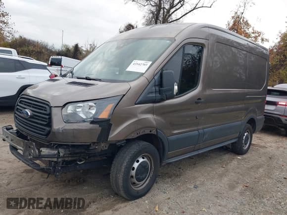 ✅ 2018 Ford Transit • VIN: 1FTYR1CG7JKA94942 • Lot: 43542703. Wystawiony na IAAI z przebiegiem 171 473 mil. Bezpłatny archiwum sprzedaży aukcyjnych z USA i szczegółowy raport historii pojazdu na DreamBid. Zdjęcie 17.