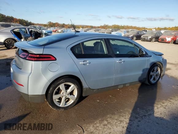 ✅ 2013 Chevrolet Volt • VIN: 1G1RB6E43DU148151 • Lot: 77119894. Wystawiony na Copart z przebiegiem 135 134 mil. Bezpłatny archiwum sprzedaży aukcyjnych z USA i szczegółowy raport historii pojazdu na DreamBid. Zdjęcie 3.