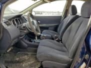 ✅ 2007 Nissan Versa SL • VIN: 3N1BC13E87L380945 • Лот: 85134125. Опубликован ранее на Copart с пробегом 227 244 миль. Бесплатный доступ к архиву аукционных продаж из США и подробный отчёт об истории автомобиля на DreamBid. Изображение 7.