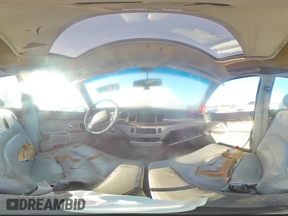 ✅ 1996 Lincoln Town Car Signature • VIN: 1LNLM82WXTY654457 • Лот: 53097635. Опубликован ранее на Copart с пробегом 257 446 миль. Бесплатный доступ к архиву аукционных продаж из США и подробный отчёт об истории автомобиля на DreamBid. Изображение 13.