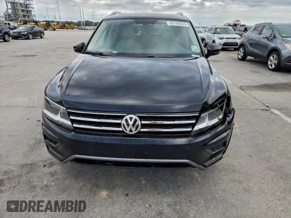 ✅ 2018 Volkswagen Tiguan SEL • VIN: 3VV3B7AX0JM068343 • Лот: 95180535. Опубликован ранее на Copart с пробегом 164 528 миль. Бесплатный доступ к архиву аукционных продаж из США и подробный отчёт об истории автомобиля на DreamBid. Изображение 5.