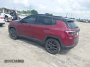 ✅ 2022 Jeep Compass Latitude • VIN: 3C4NJCBB2NT210970 • Lot: 42302790. Listed on IAAI with 27,999 mi. Free auction sales archive from the USA and detailed vehicle history report at DreamBid. Image 3.