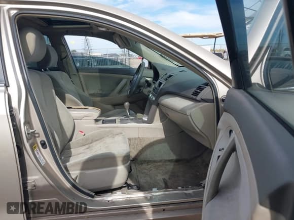 ✅ 2009 Toyota Camry LE • VIN: 4T1BE46K89U323580 • Лот: 43627603. Опубликован ранее на IAAI с пробегом 274 453 миль. Бесплатный доступ к архиву аукционных продаж из США и подробный отчёт об истории автомобиля на DreamBid. Изображение 5.