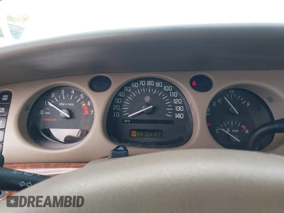 ✅ 2002 Buick LeSabre Limited • VIN: 1G4HR54K72U165794 • Lot: 43143364. Wystawiony na IAAI z przebiegiem 216 292 mil. Bezpłatny archiwum sprzedaży aukcyjnych z USA i szczegółowy raport historii pojazdu na DreamBid. Zdjęcie 7.