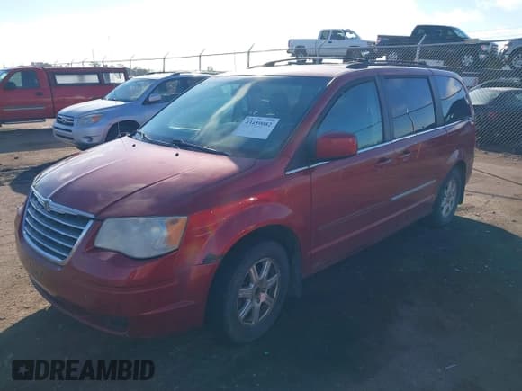 ✅ 2009 Chrysler Town & Country Touring • VIN: 2A8HR54149R524725 • Лот: 43459082. Опубликован ранее на IAAI с пробегом 283 984 миль. Бесплатный доступ к архиву аукционных продаж из США и подробный отчёт об истории автомобиля на DreamBid. Изображение 2.