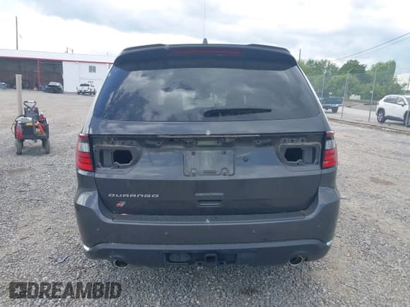 ✅ 2023 Dodge Durango Pursuit • VIN: 1C4SDJFT2PC672722 • Lot: 42232456. Wystawiony na IAAI z przebiegiem 9 724 mil. Bezpłatny archiwum sprzedaży aukcyjnych z USA i szczegółowy raport historii pojazdu na DreamBid. Zdjęcie 17.