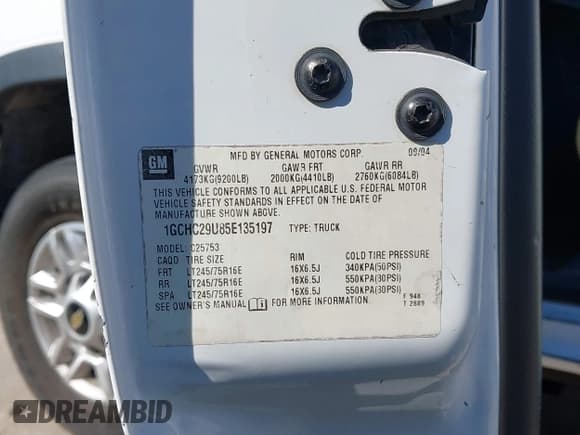 ✅ 2005 Chevrolet Silverado 2500HD Work Truck • VIN: 1GCHC29U85E135197 • Лот: 43638388. Опубликован ранее на IAAI с пробегом 326 283 миль. Бесплатный доступ к архиву аукционных продаж из США и подробный отчёт об истории автомобиля на DreamBid. Изображение 9.
