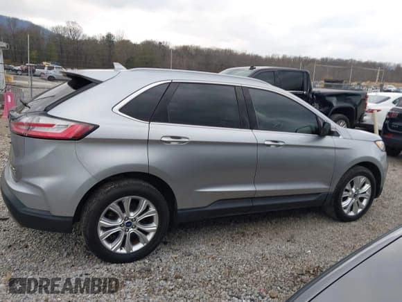 ✅ 2020 Ford Edge Titanium • VIN: 2FMPK3K92LBA30587 • Lot: 43918602. Wystawiony na IAAI z przebiegiem 124 739 mil. Bezpłatny archiwum sprzedaży aukcyjnych z USA i szczegółowy raport historii pojazdu na DreamBid. Zdjęcie 13.