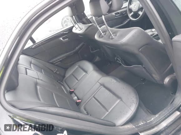 ✅ 2010 Mercedes-Benz E 350 Luxury • VIN: WDDHF8HB0AA196965 • Lot: 43242154. Listed on IAAI with 186,406 mi. Free auction sales archive from the USA and detailed vehicle history report at DreamBid. Image 8.