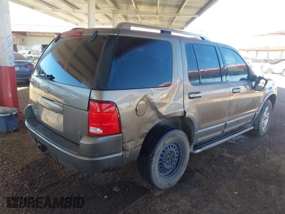 ✅ 2003 Ford Explorer Limited • VIN: 1FMZU65W83UB15028 • Лот: 43389195. Опубликован ранее на IAAI с пробегом 248 315 миль. Бесплатный доступ к архиву аукционных продаж из США и подробный отчёт об истории автомобиля на DreamBid. Изображение 4.