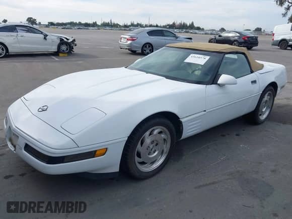 ✅ 1994 Chevrolet Corvette • VIN: 1G1YY32P1R5102357 • Lot: 43618578. Wystawiony na IAAI z przebiegiem 138 221 mil. Bezpłatny archiwum sprzedaży aukcyjnych z USA i szczegółowy raport historii pojazdu na DreamBid. Zdjęcie 17.