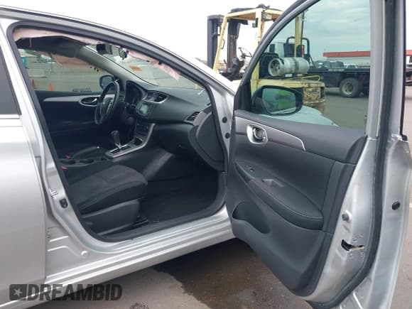 ✅ 2015 Nissan Sentra SR • VIN: 3N1AB7AP8FY340890 • Лот: 43397467. Опубликован ранее на IAAI с пробегом 72 677 миль. Бесплатный доступ к архиву аукционных продаж из США и подробный отчёт об истории автомобиля на DreamBid. Изображение 5.