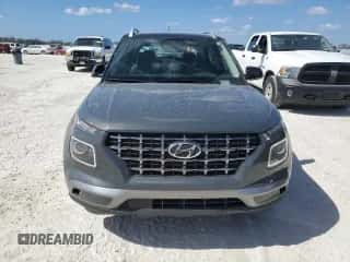 2024 Hyundai Venue SEL z VIN KMHRC8A38RU300943, wystawiony jako Copart lot #76299944 z przebiegiem 2 299 mil mil oraz Szkoda całkowita • Salvage title. Historia ofert i sprzedaży dostępna na DreamBid. Obrazek 5.