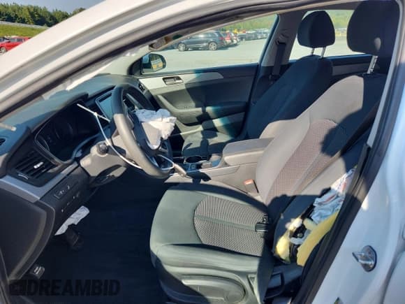 ✅ 2019 Hyundai Sonata SE • VIN: 5NPE24AF7KH743545 • Лот: 81095525. Опубликован ранее на Copart с пробегом 57 746 миль. Бесплатный доступ к архиву аукционных продаж из США и подробный отчёт об истории автомобиля на DreamBid. Изображение 7.