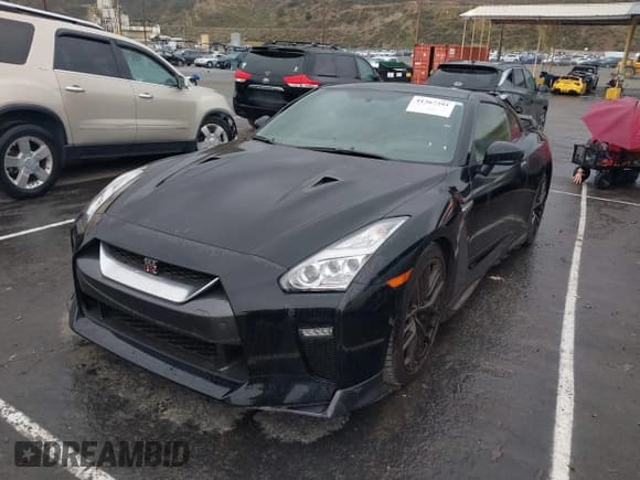 ✅ 2017 Nissan GT-R Premium • VIN: JN1AR5EFXHM820257 • Лот: 41367391. Опубликован ранее на IAAI с пробегом Не указан. Бесплатный доступ к архиву аукционных продаж из США и подробный отчёт об истории автомобиля на DreamBid. Изображение 2.